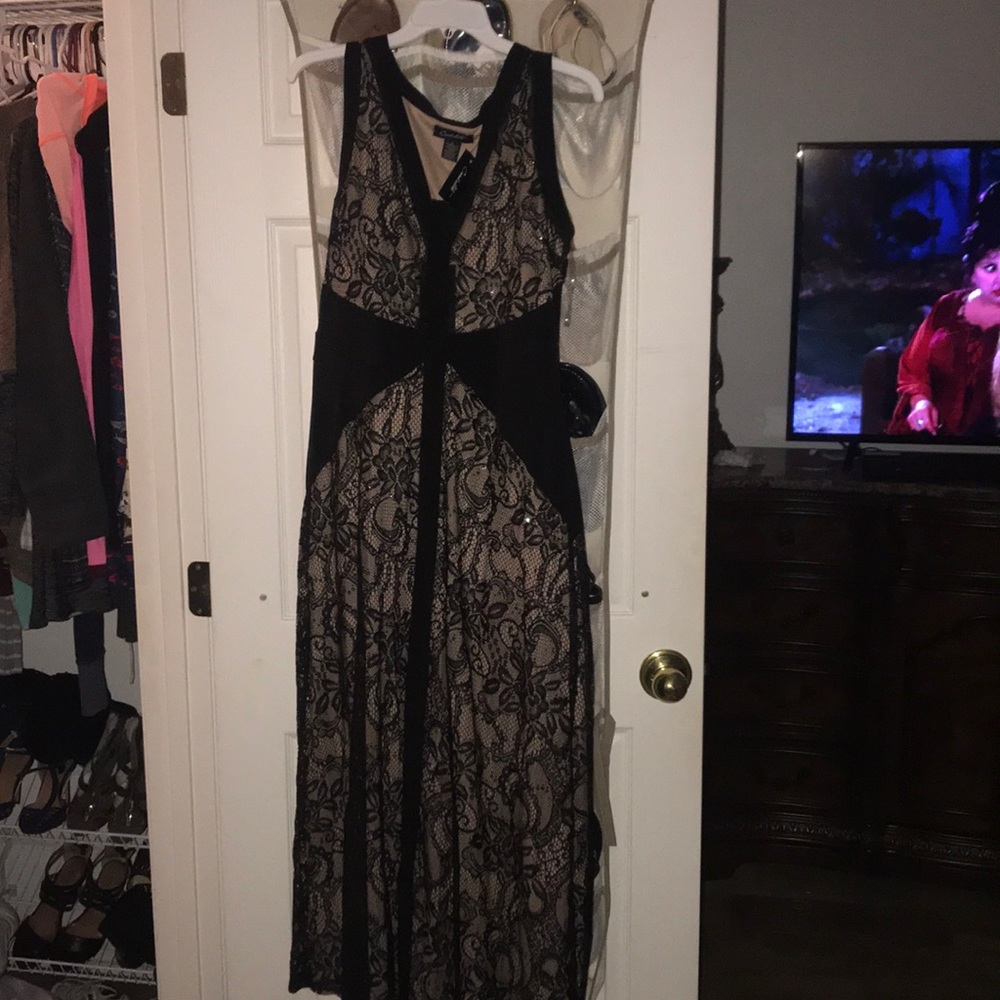 Dress - Picture 3 of 7